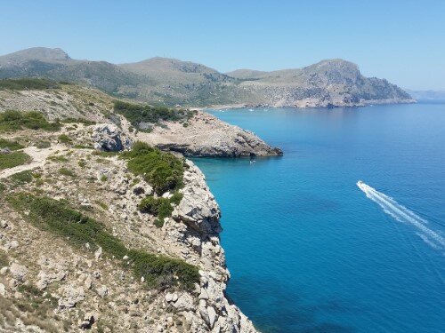 Vistas Torre d'Aubarca con S'Arenalet d'es Verger al fondo