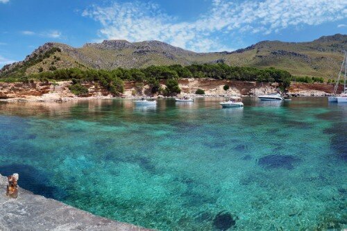 Vista desde el dique a Es Caló