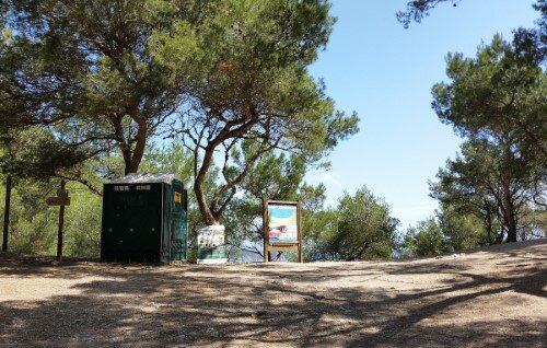 Crossing at refuge Coll Baix